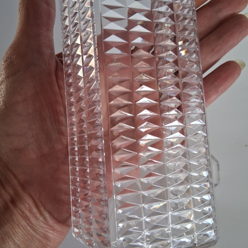 Vintage Arrow Plastics 202 Clear Plastic Diamond Cut Covered Butter Dish USA - Picture 10 of 11